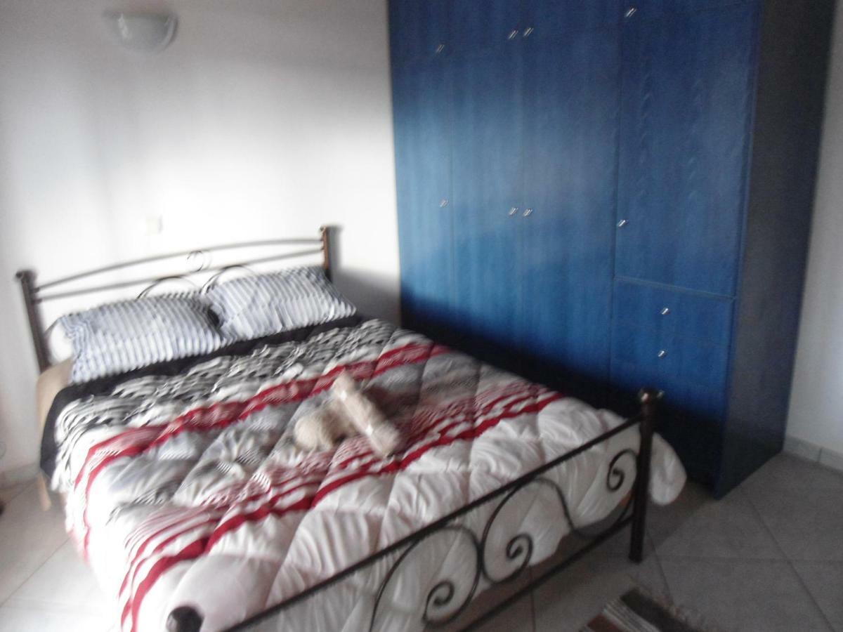 Sunny Apartment 15 Min From Airport And Sea อาร์เตมีดา ภายนอก รูปภาพ